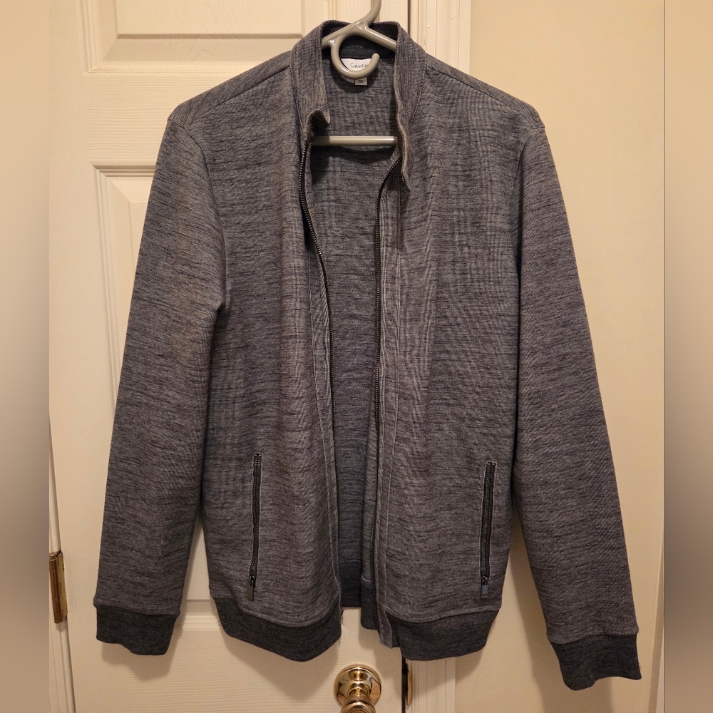 Men's Gray Zippered Jacket